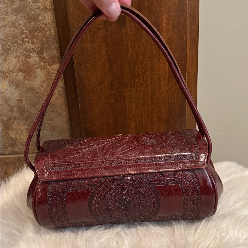 Vintage Burgundy Tooled Leather Shoulder Bag with Brass Clasp - Picture 6 of 13